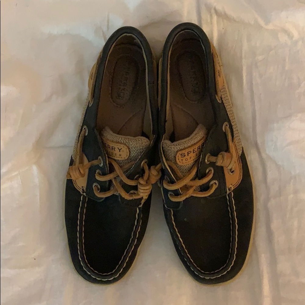 Women’s Sperry boat shoe. Size 7, navy and beige.